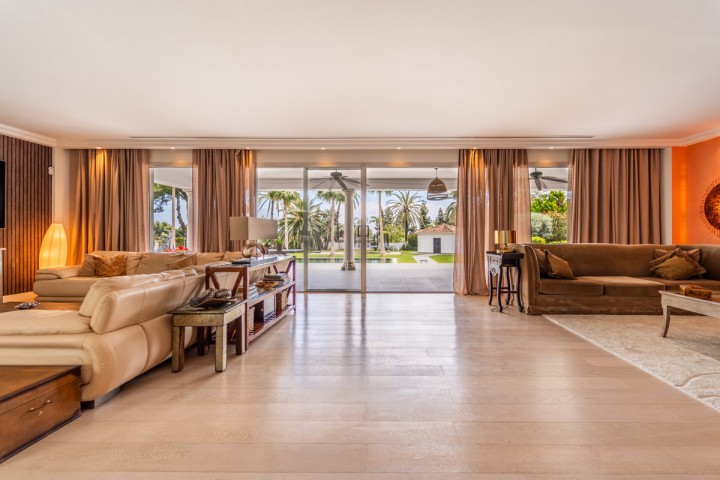 7 Bedroom Villa in The Golden Mile
