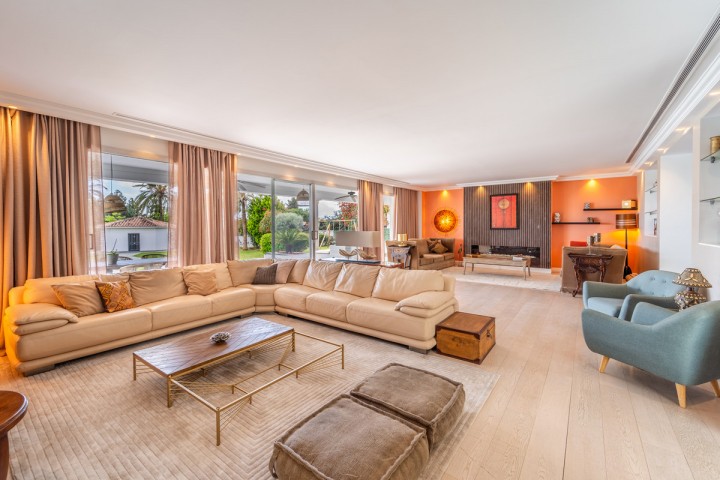 7 Bedroom Villa in The Golden Mile