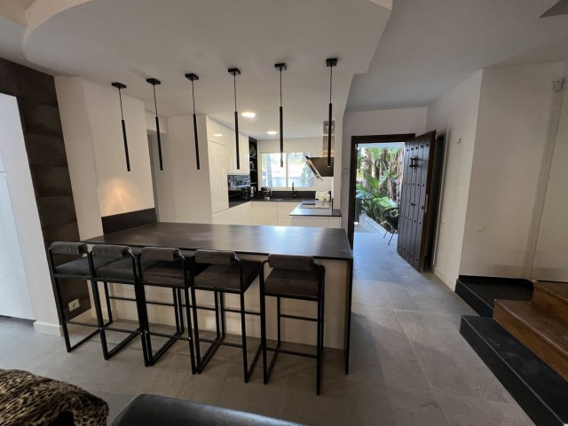 5 Bedroom Villa in Nueva Andalucía