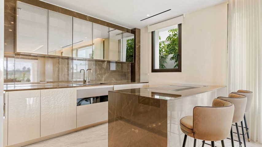 4 Bedroom Apartment in The Golden Mile