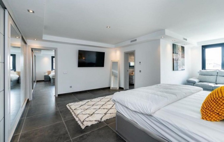 6 Bedroom Villa in Nueva Andalucía