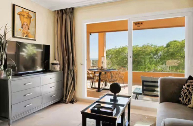 2 Bedroom Apartment in Elviria