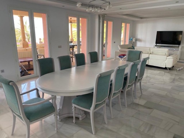 5 Sovrums Villa i Calahonda