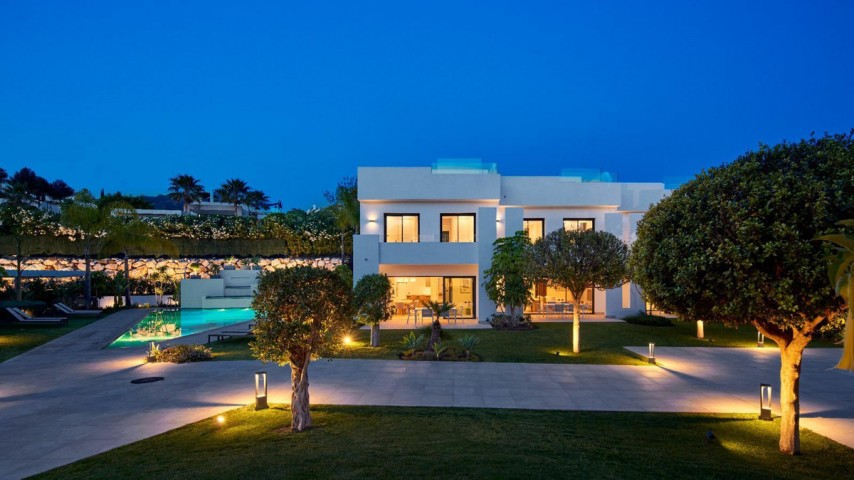 3 Slaapkamer Rijtjeshuis in Nueva Andalucía