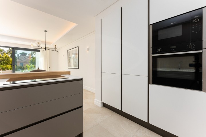 Maison mitoyenne avec 3 Chambres à Nueva Andalucía