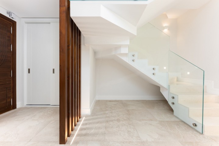 Maison mitoyenne avec 3 Chambres à Nueva Andalucía