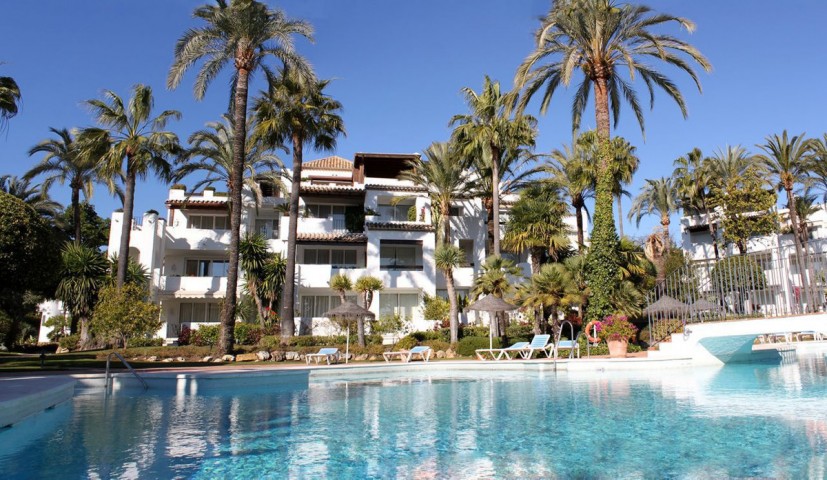 Ático con 2 Dormitorios  en Estepona