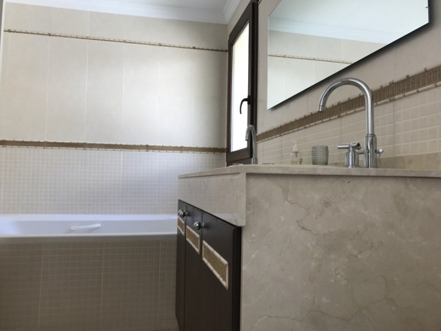 5 Bedroom Villa in Benahavís