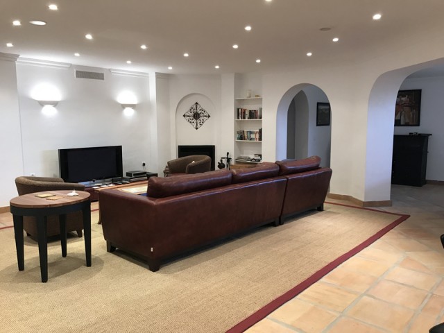 5 Bedroom Villa in Benahavís