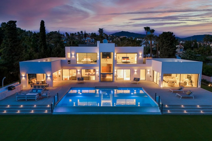7 Bedroom Villa in El Paraiso