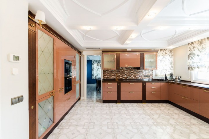 6 Bedroom Villa in Hacienda Las Chapas