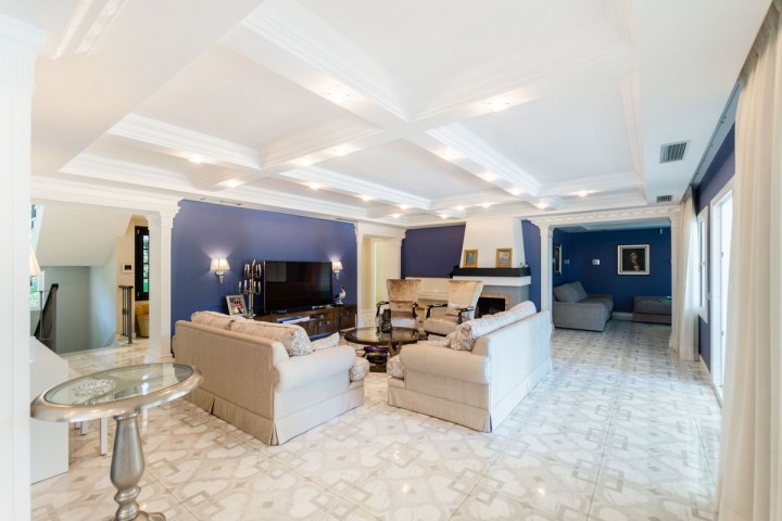 6 Bedroom Villa in Hacienda Las Chapas