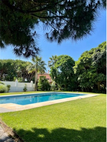 Villa con 4 Dormitorios  en Marbella