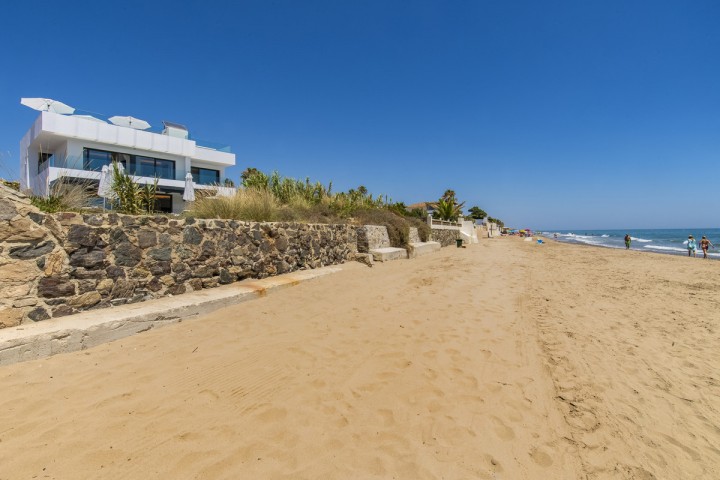 6 Bedroom Villa in Costabella