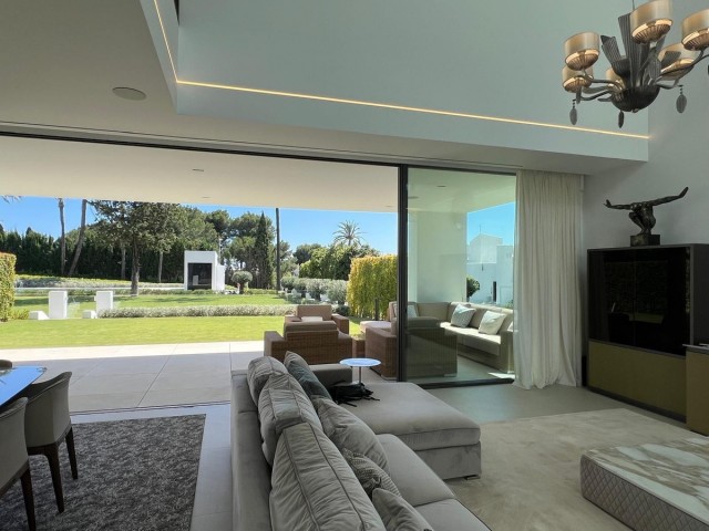 4 Bedroom Villa in Nueva Andalucía