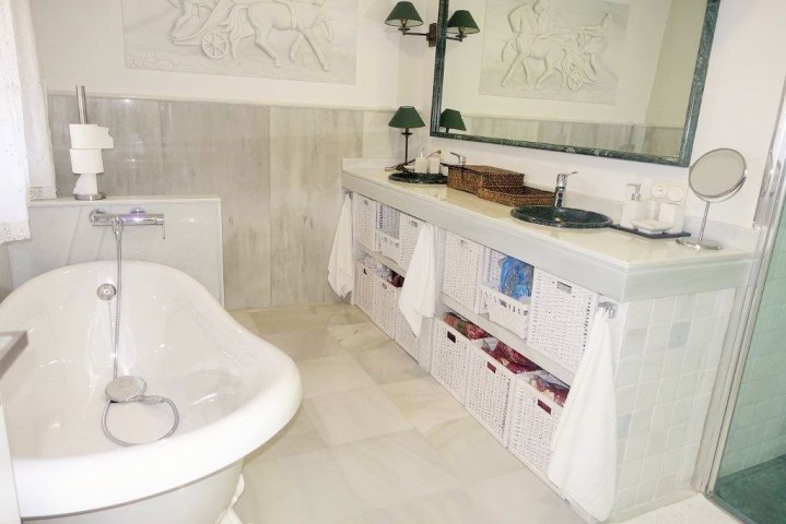 4 Bedroom Villa in Nueva Andalucía