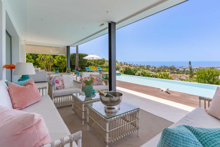 Villa con 5 Dormitorios  en Nueva Andalucía