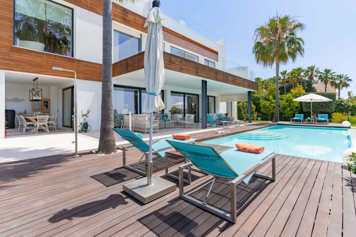 Villa con 5 Dormitorios  en Nueva Andalucía