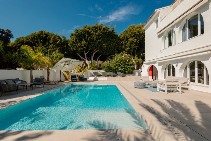 6 Bedroom Villa in Costabella