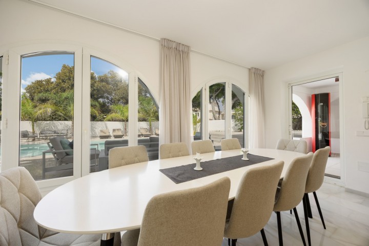 6 Bedroom Villa in Costabella