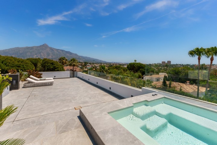 4 Bedroom Villa in Nueva Andalucía