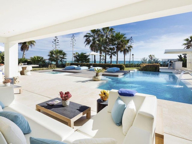 6 Bedroom Villa in The Golden Mile