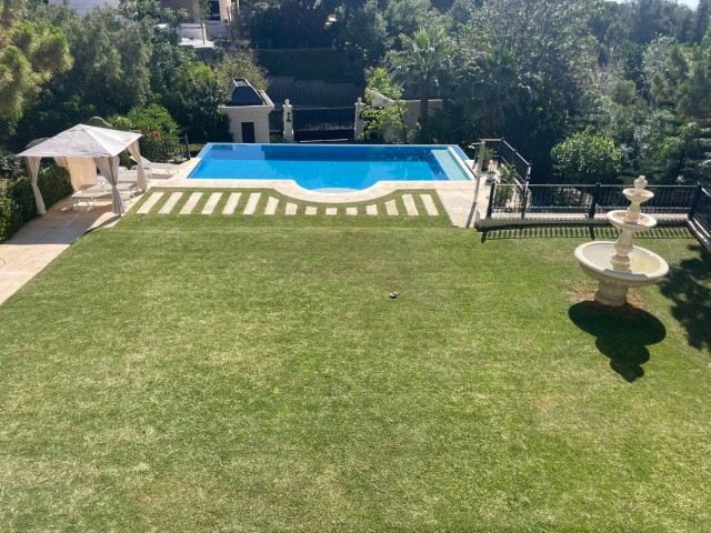 8 Bedroom Villa in The Golden Mile