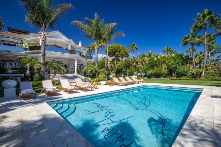 10 Bedroom Villa in Puerto Banús