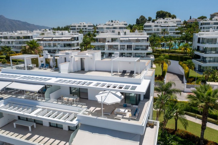 Ático con 3 Dormitorios  en Benahavís