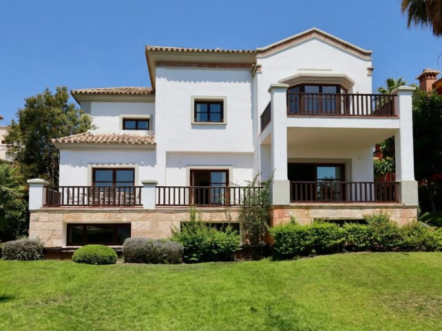 6 Bedroom Villa in The Golden Mile