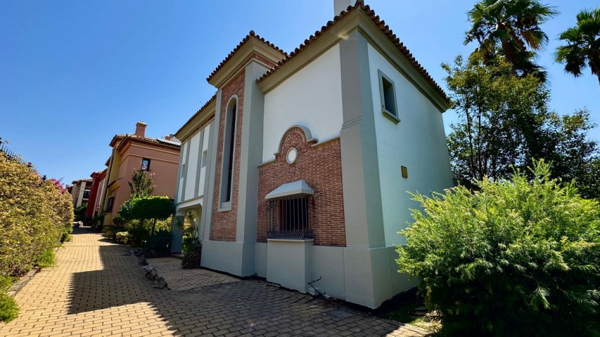 6 Bedroom Villa in The Golden Mile