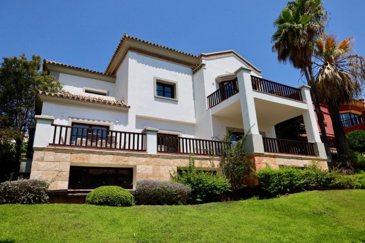 6 Bedroom Villa in The Golden Mile