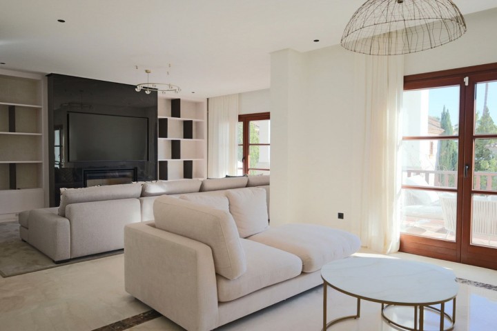 6 Bedroom Villa in The Golden Mile