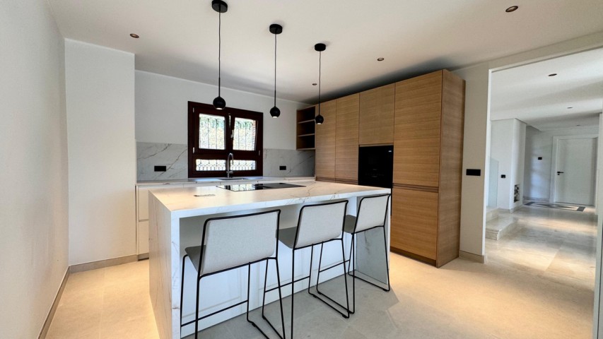 6 Bedroom Villa in The Golden Mile