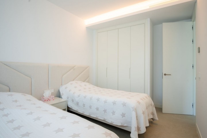 Maison mitoyenne avec 4 Chambres à Elviria