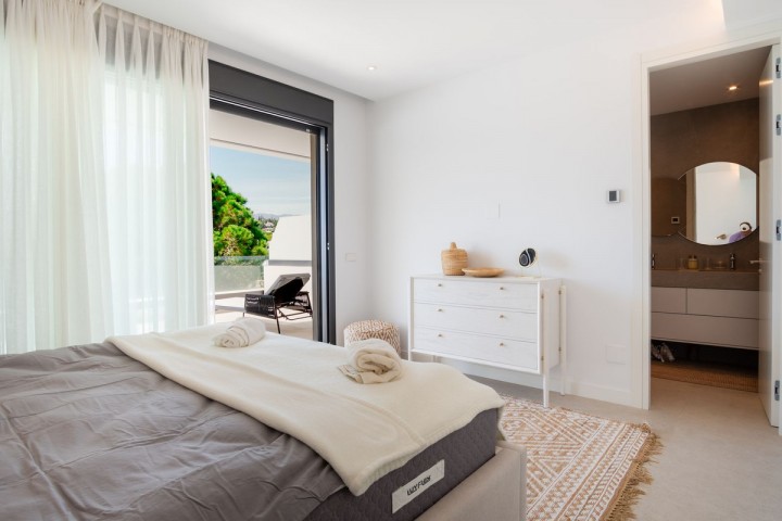 Maison mitoyenne avec 4 Chambres à Elviria