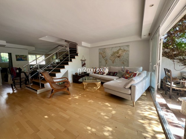 Maison mitoyenne avec 3 Chambres à Marbella