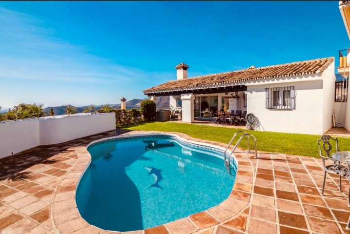 4 Bedroom Villa in Istán