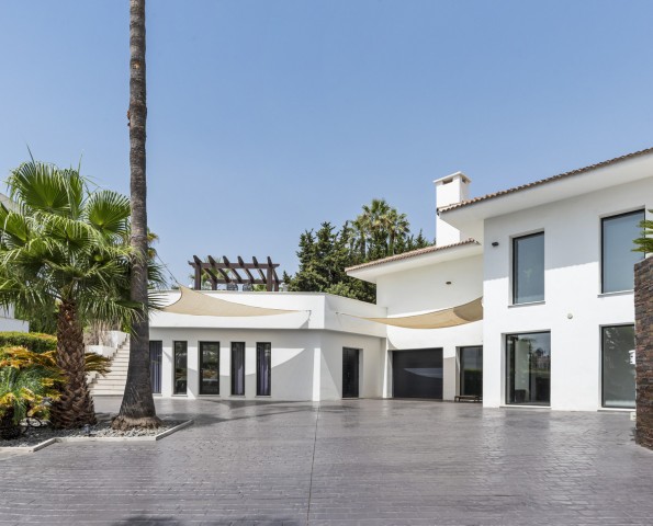 6 Bedroom Villa in Nueva Andalucía