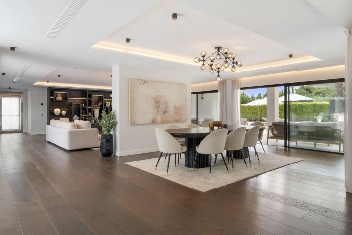 6 Bedroom Villa in Nueva Andalucía