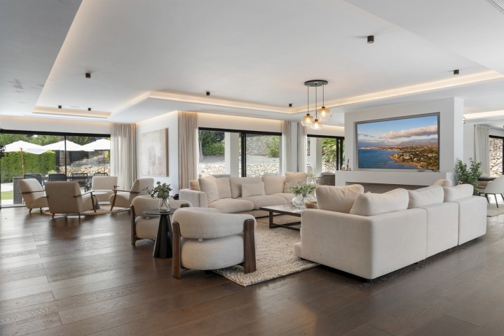 6 Bedroom Villa in Nueva Andalucía