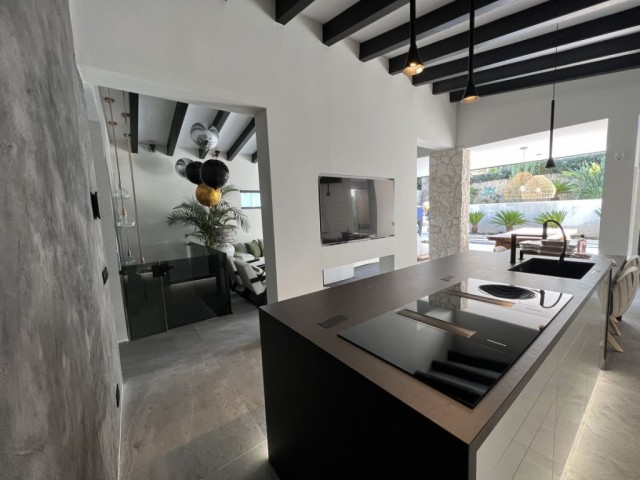 4 Bedroom Villa in Nueva Andalucía