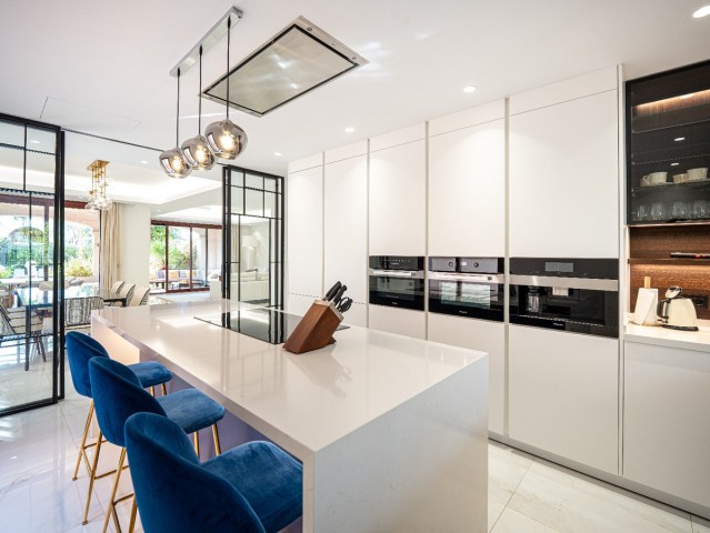 5 Bedroom Townhouse in Nueva Andalucía