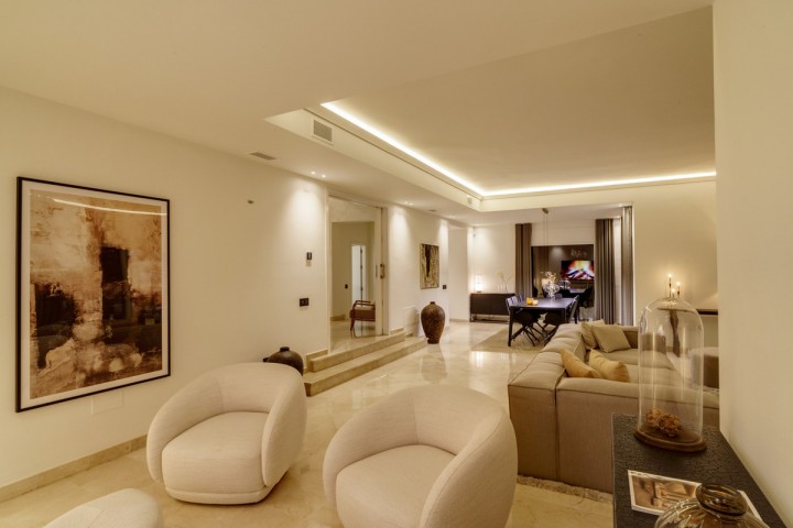 6 Bedroom Villa in Nueva Andalucía