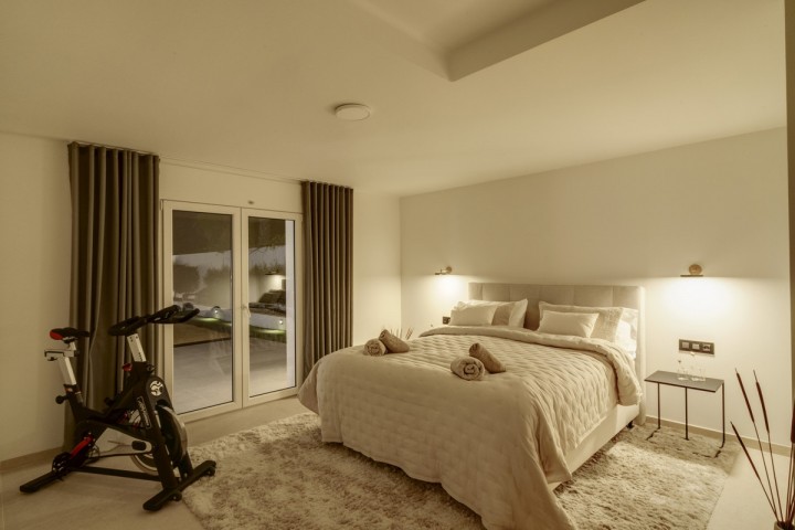 6 Bedroom Villa in Nueva Andalucía