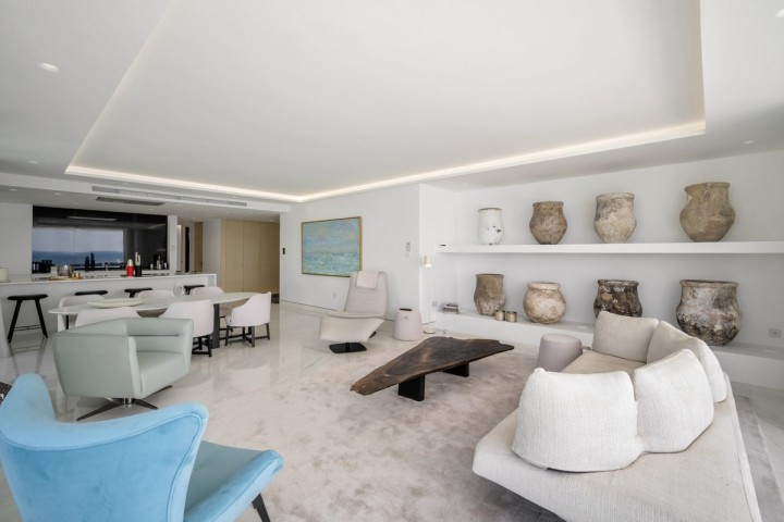 4 Bedroom Apartment in Estepona