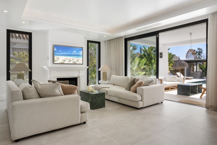 6 Bedroom Villa in Nueva Andalucía