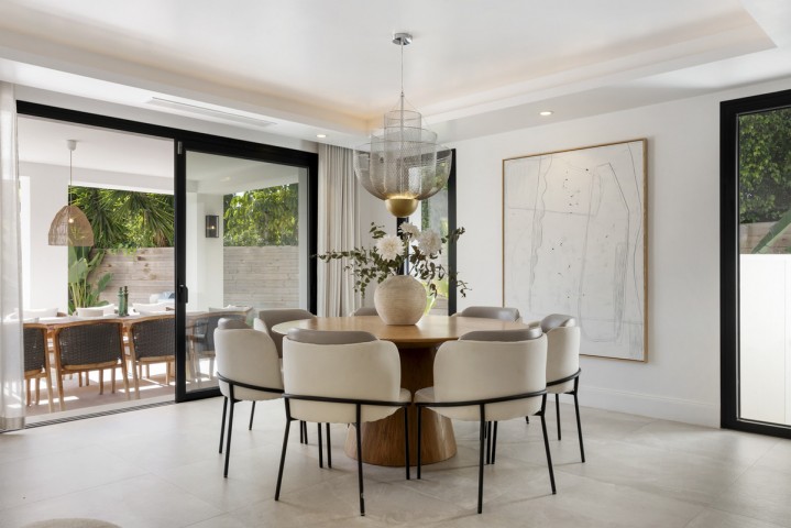 6 Bedroom Villa in Nueva Andalucía