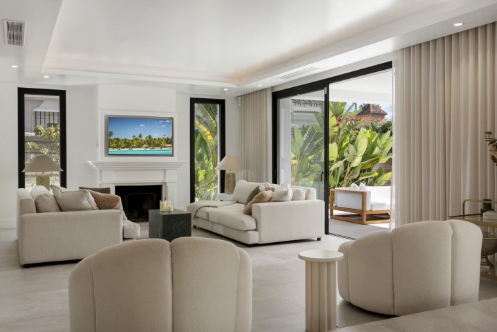 6 Bedroom Villa in Nueva Andalucía