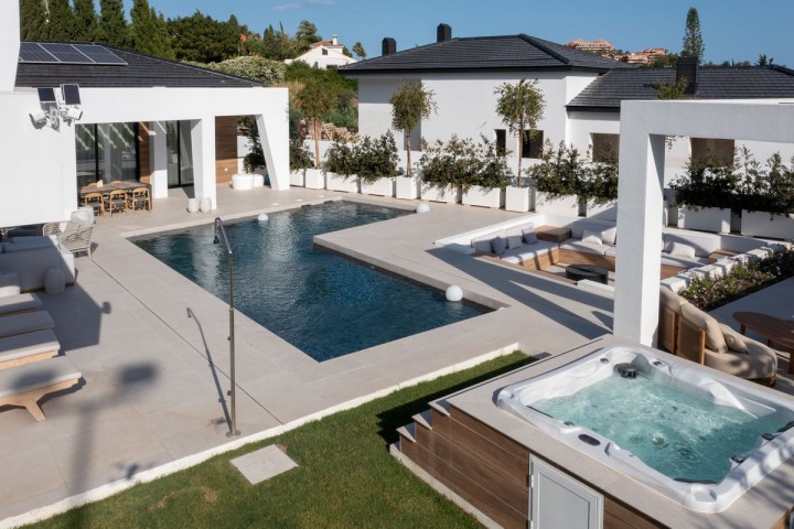 4 Bedroom Villa in Nueva Andalucía